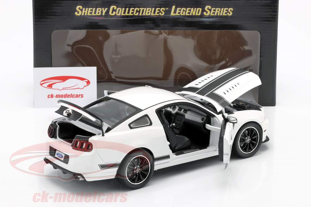 Ford Mustang Boss 302 2013 weiss / schwarz 1:18 ShelbyCollectibles / 2.Wahl