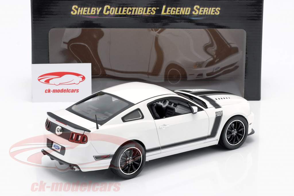 Ford Mustang Boss 302 2013 hvid / sort 1:18 ShelbyCollectibles / 2. valg