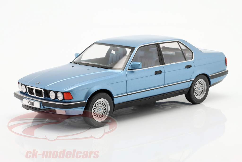 BMW 730i (E32) light blue metallic 1:18 Model cars Group