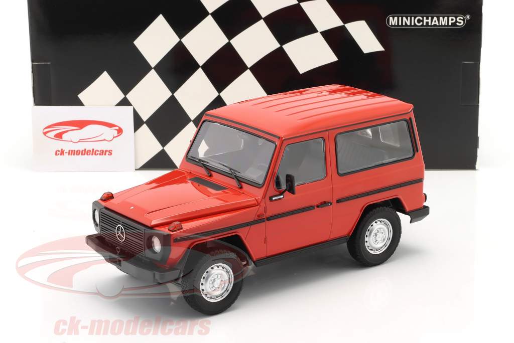 Mercedes-Benz G-Modell corto (W460) Año de construcción 1980 rojo 1:18 Minichamps