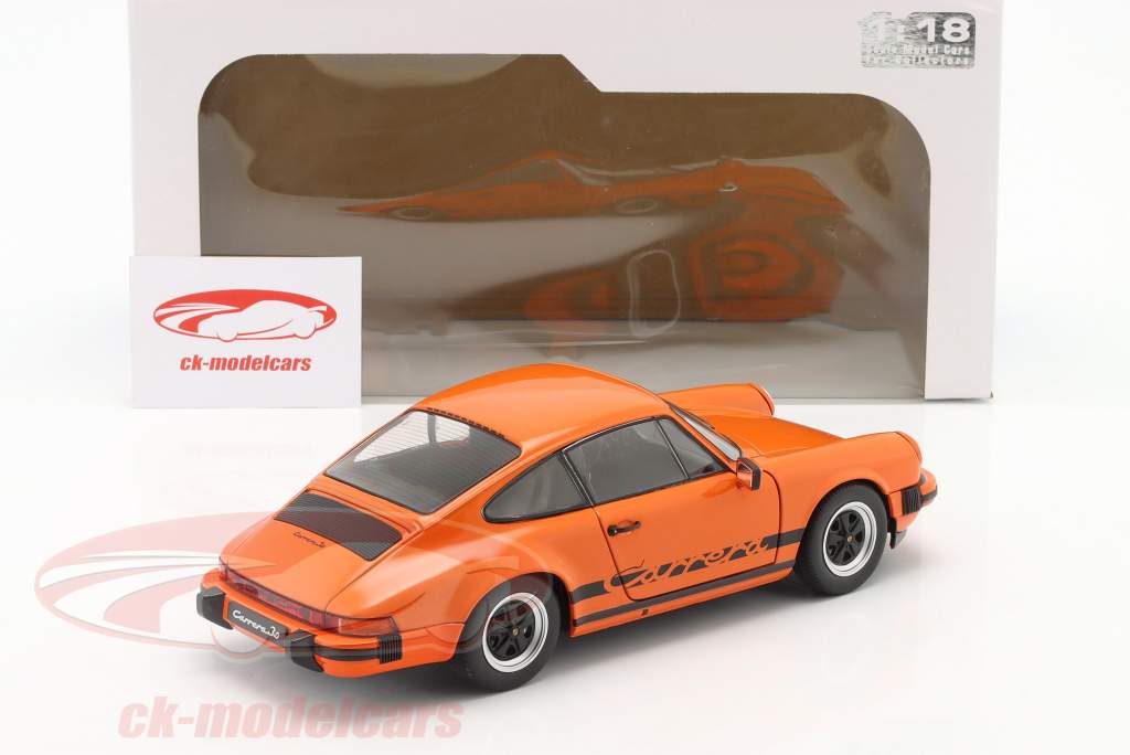 Porsche 911 (930) 3.0 Carrera Baujahr 1977 orange 1:18 Solido