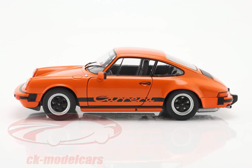 Porsche 911 (930) 3.0 Carrera Byggeår 1977 orange 1:18 Solido