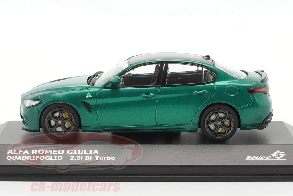 Alfa Romeo Giulia Quadrifoglio Año de construcción 2016 Montreal verde 1:43 Solido