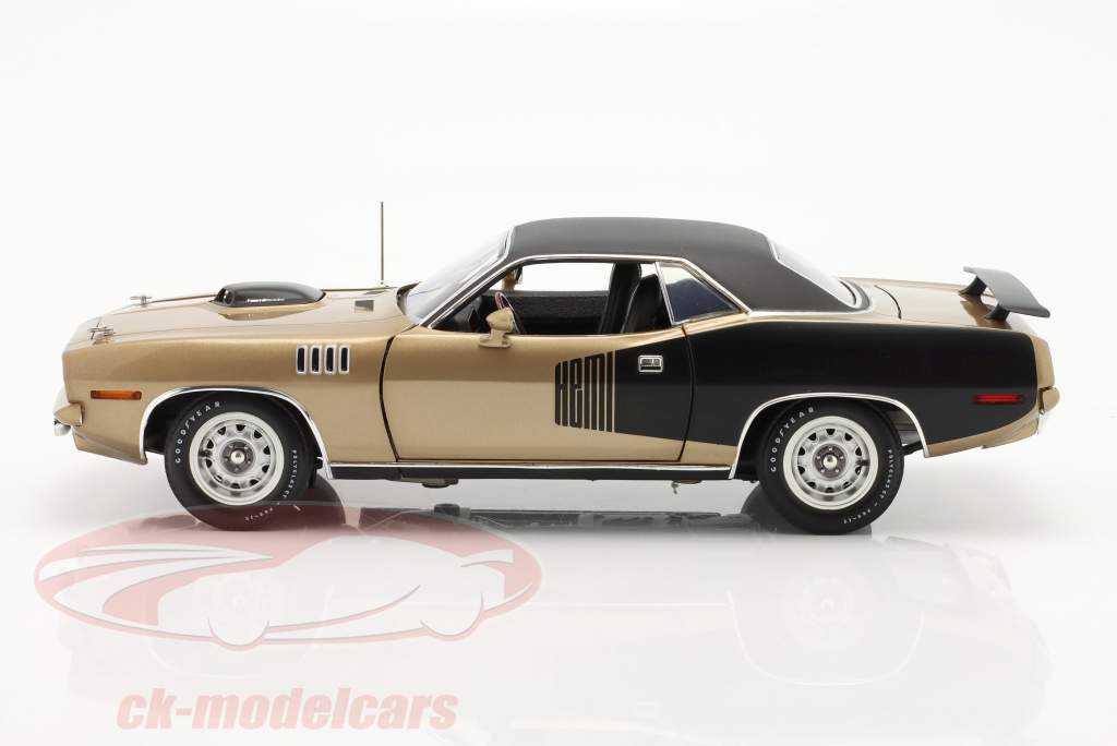 Plymouth Hemi Cuda Super Track Pack vinyl roof 1971 golden brown / black 1:18 GMP