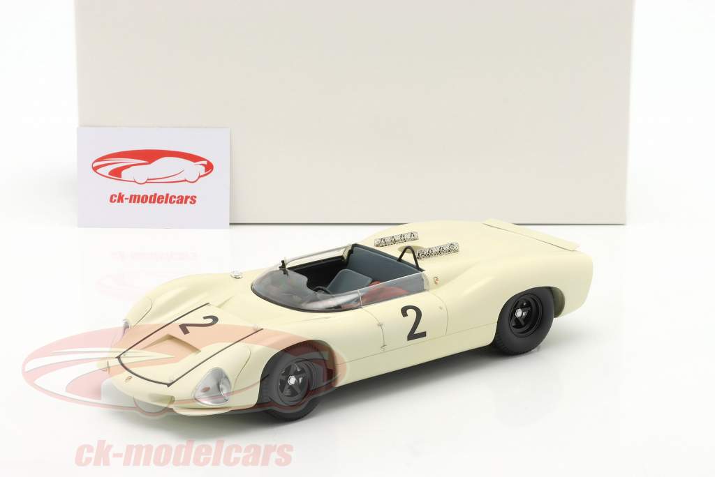 Offen für Berge: ’67 Porsche 910-8 Bergspyder von Matrix in 1:18 | MODELLFAHRZEUG