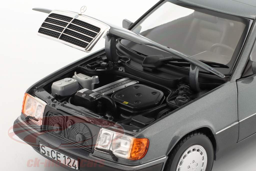 Mercedes-Benz 300 CE-24 Coupe (C124) 建设年份 1988-1992 珍珠灰 1:18 Norev