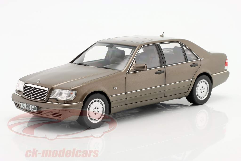 Mercedes-Benz S klasse S 600 (V140) Byggeår 1994-1998 impala Brun 1:18 Norev