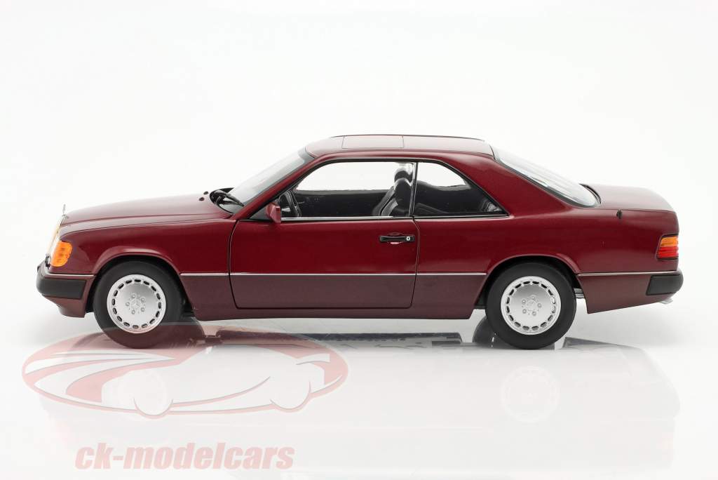 Mercedes-Benz 300 CE-24 Coupe (C124) Anno di costruzione 1988-1992 rosso almandino 1:18 Norev