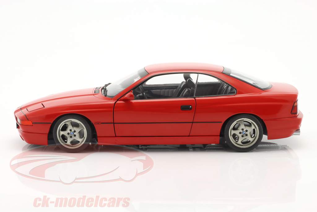 BMW 850 CSI (E31) Año de construcción 1990 rojo brillante 1:18 Solido