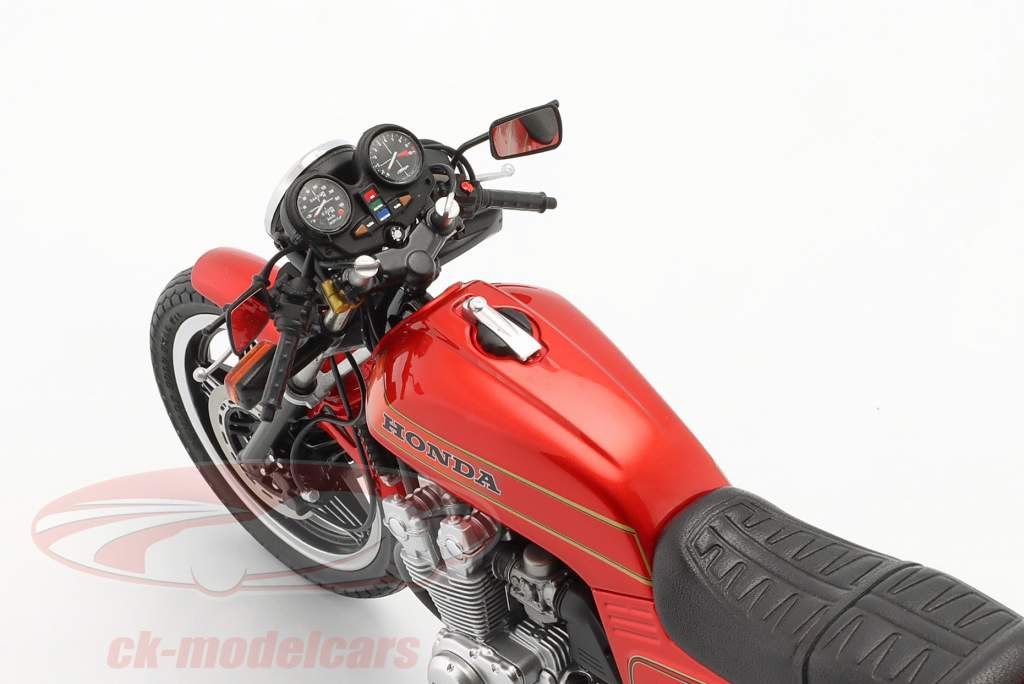 Honda CB750F BariBari Legend Koma Gun красный / черный 1:12 AUTOart