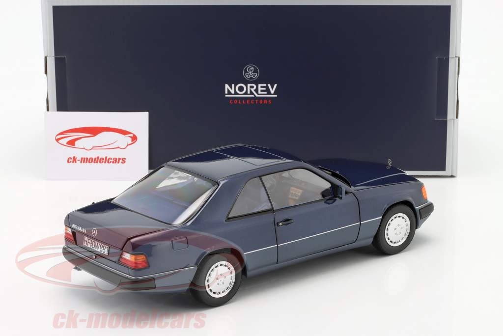 Mercedes-Benz 300 CE-24 Coupe (C124) Baujahr 1990 nautikblau 1:18 Norev