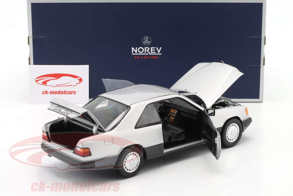 Mercedes-Benz 300 CE-24 Coupe (C124) Baujahr 1990 silber 1:18 Norev
