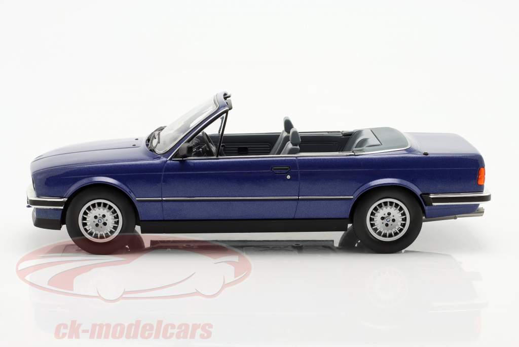 BMW 325i (E30) コンバーチブル 建設年 1985 青い メタリック 1:18 Model Car Group