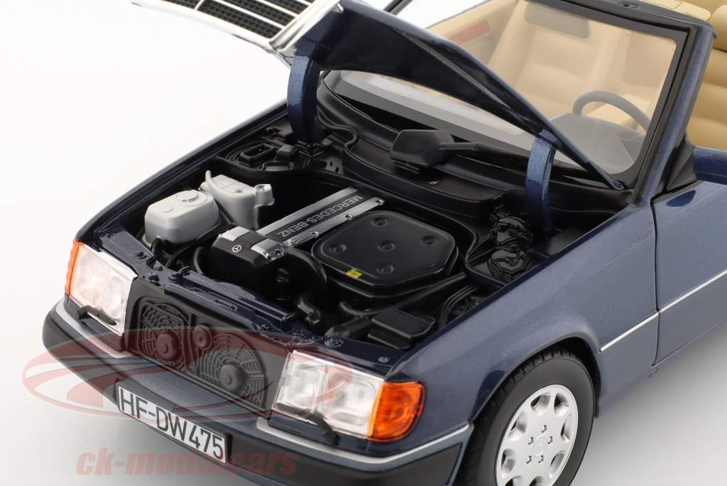 Mercedes-Benz 300 CE-24 convertibile (A124) Anno di costruzione 1990 blu nautico 1:18 Norev