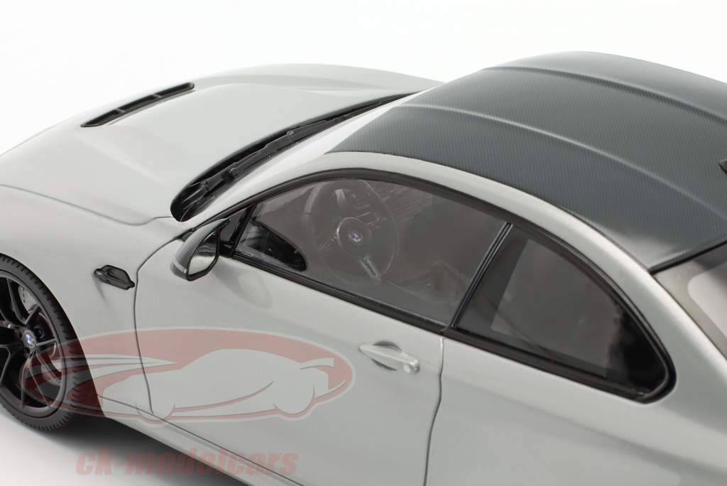 BMW M2 CS (F87) Byggeår 2020 sølvgrå metallisk 1:18 Minichamps