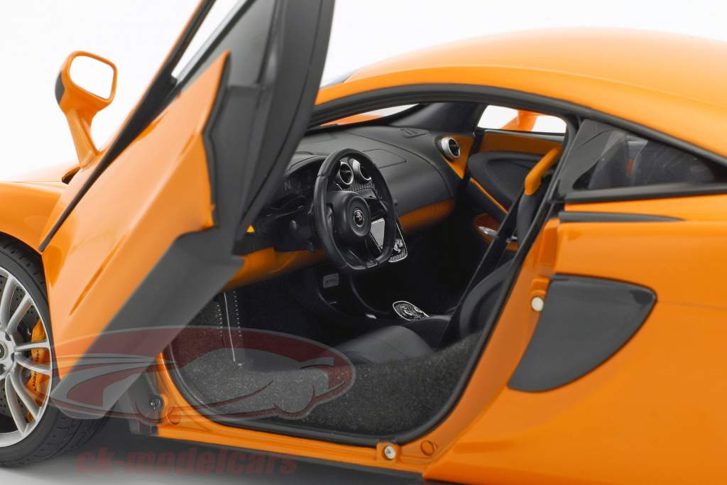 McLaren 570S Ano de construção 2016 laranja Com prateado rodas 1:18 AUTOart