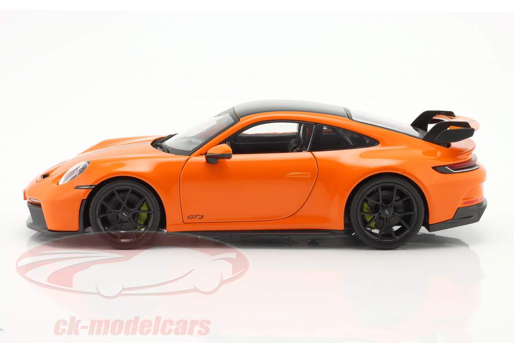 Porsche 911 (992) GT3 Año de construcción 2022 gulf naranja 1:18 Maisto