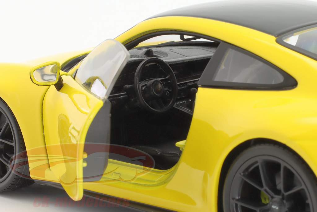 Porsche 911 (992) GT3 Ano de construção 2022 racing amarelo 1:18 Maisto