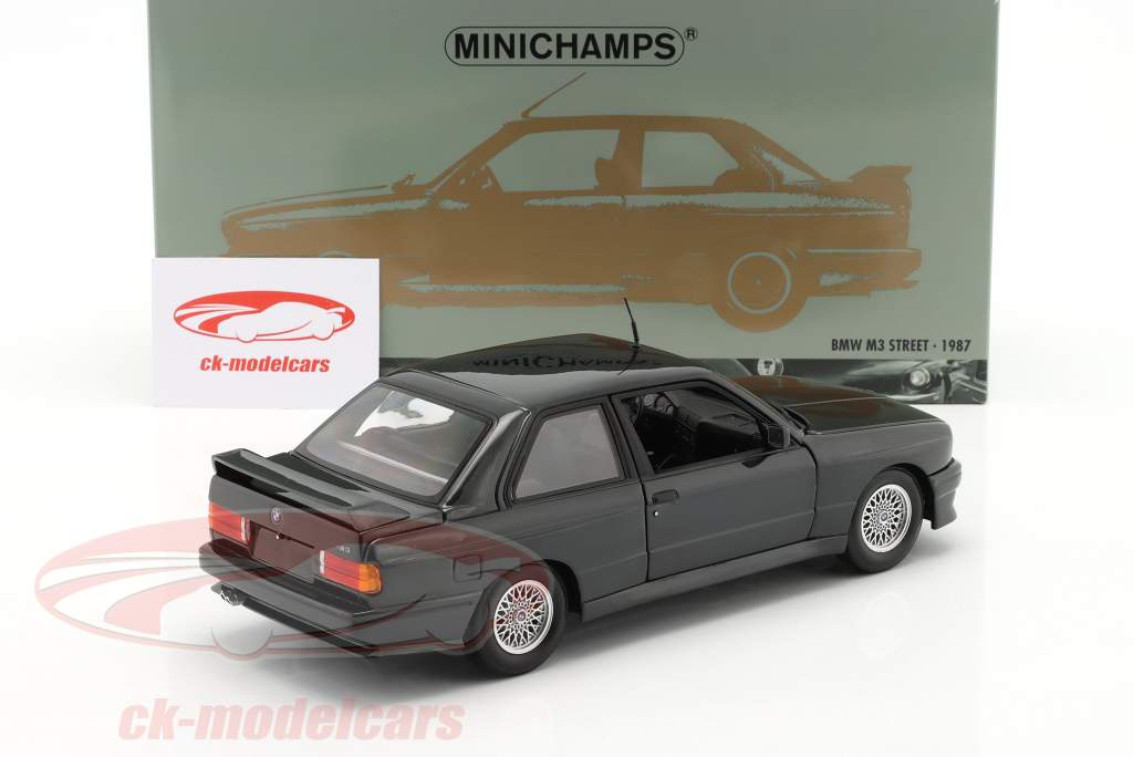 BMW M3 (E30) bouwjaar 1987 zwart metalen 1:18 Minichamps