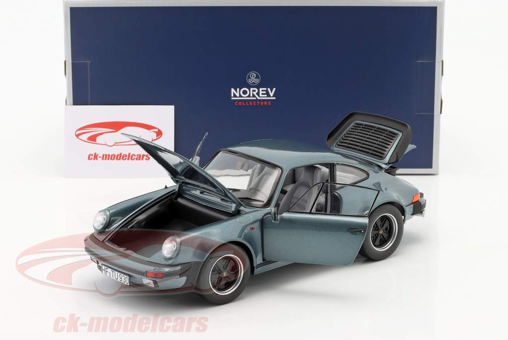 Porsche 911 Turbo 3.3 Byggeår 1988 blå-grå metallisk 1:18 Norev