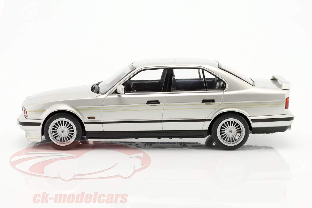 BMW Alpina B10 (E34) 4.6 sølv 1:18 Model Car Group