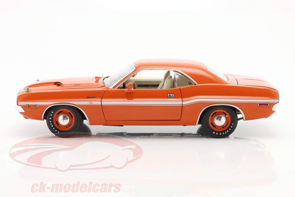 Dodge Challenger R/T Baujahr 1970 mango orange / weiß 1:18 Greenlight