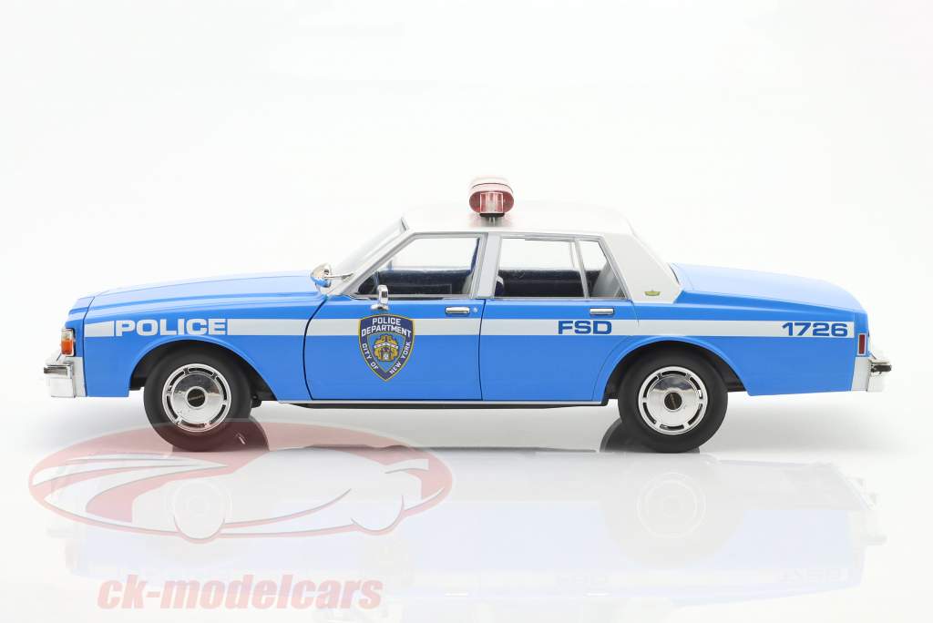Chevrolet Caprice полиция New York (NYPD) Год постройки 1990 1:18 Greenlight