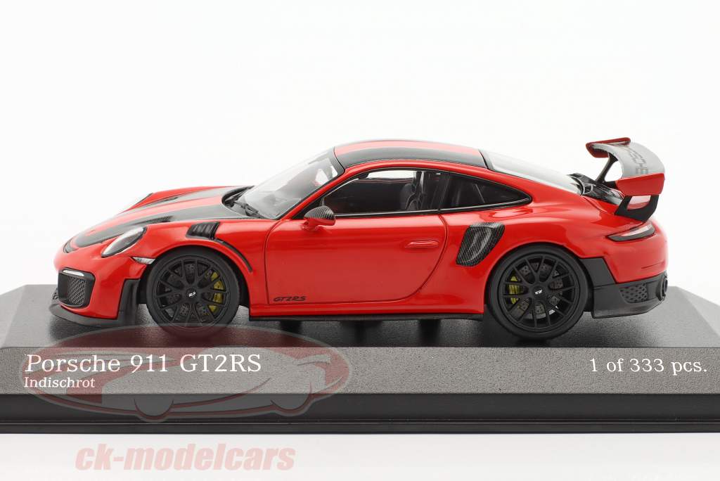 Porsche 911 (991 II) GT2 RS Paquete Weissach 2018 guardias rojo / negro llantas 1:43 Minichamps