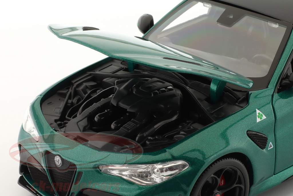 Alfa Romeo Giulia GTAm Год постройки 2020 Монреаль зеленый металлический 1:18 Bburago