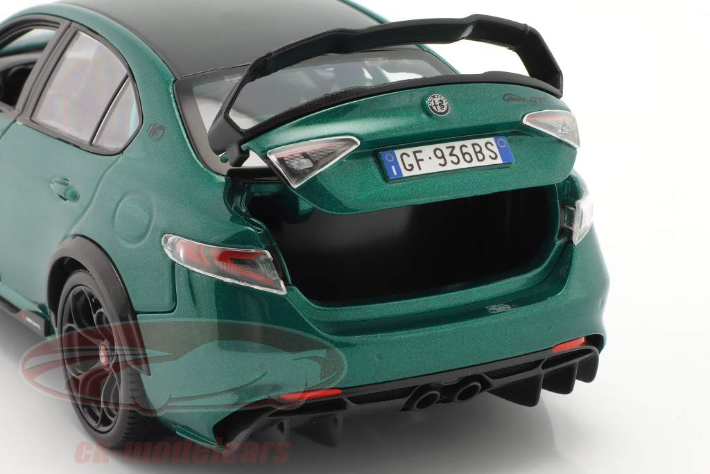 Alfa Romeo Giulia GTAm Année de construction 2020 montréal vert métallique 1:18 Bburago