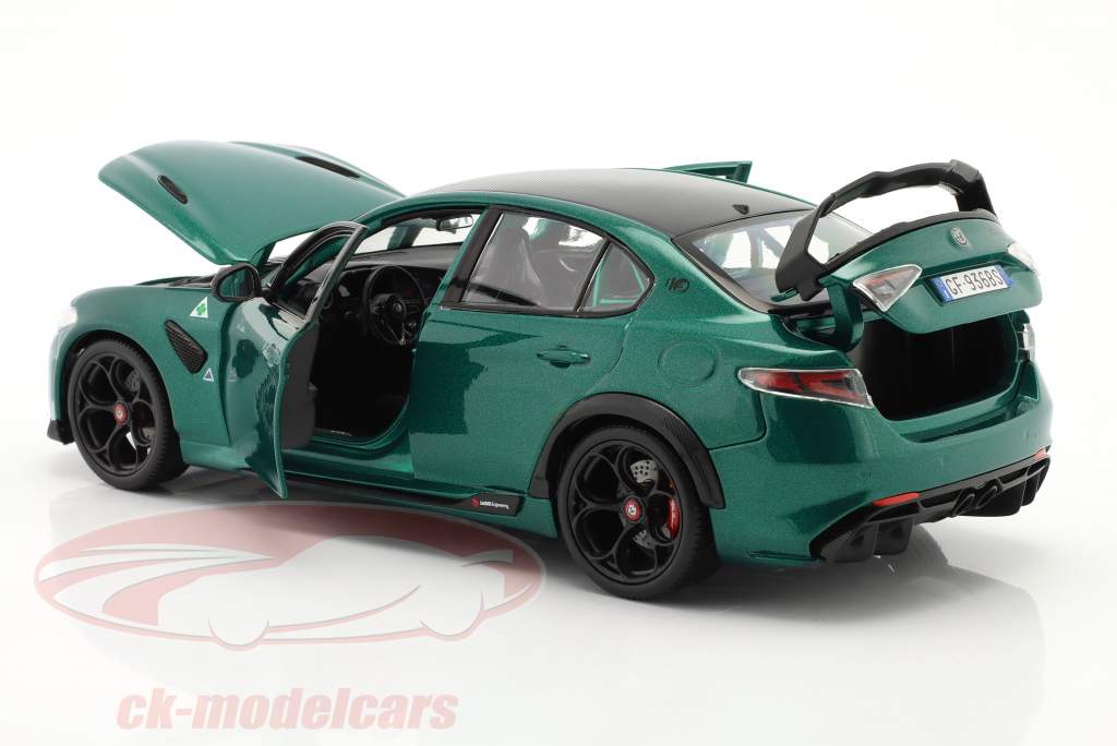 Alfa Romeo Giulia GTAm Год постройки 2020 Монреаль зеленый металлический 1:18 Bburago