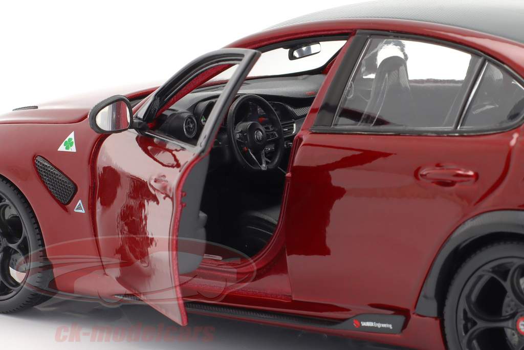 Alfa Romeo Giulia GTA 2020 A Escala 1:18 De Bburago - Réplica En Metal, 4 Puertas Abatibles, Color Rojo, Para Coleccionistas