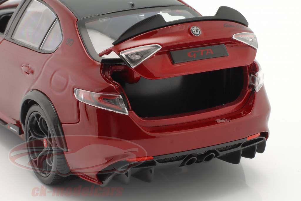 Alfa Romeo Giulia GTA bouwjaar 2020 alfa donkerrood metalen 1:18 Bburago