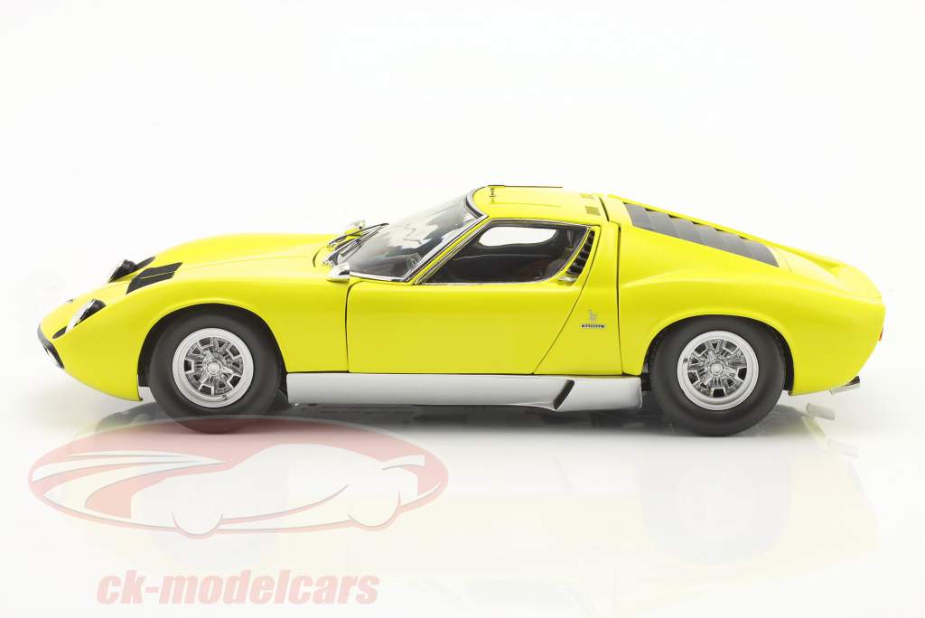 Lamborghini Miura SV Año de construcción 1970 amarillo 1:18 Kyosho