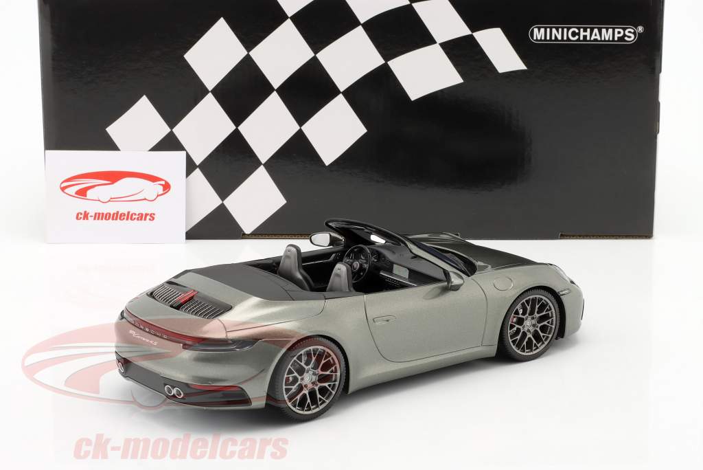 Porsche 911 (992) Carrera 4S 敞篷车 2019 东陵绿色金属 1:18 Minichamps