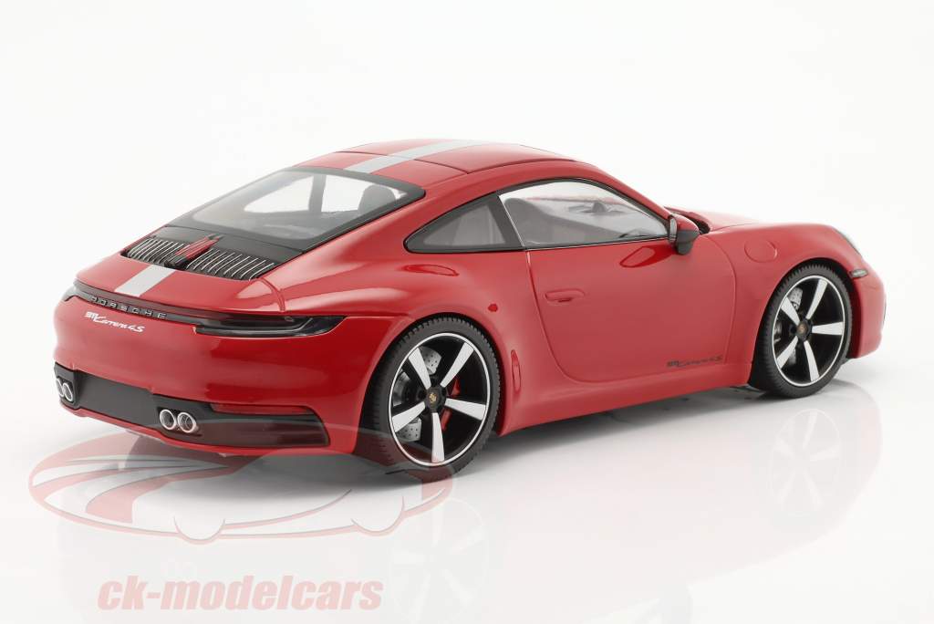 Porsche 911 (992) Carrera 4S Anno di costruzione 2019 carminio 1:18 Minichamps