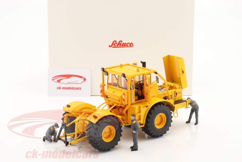 Kirovets K-700 A Traktor mit Figuren gelb 1:32 Schuco