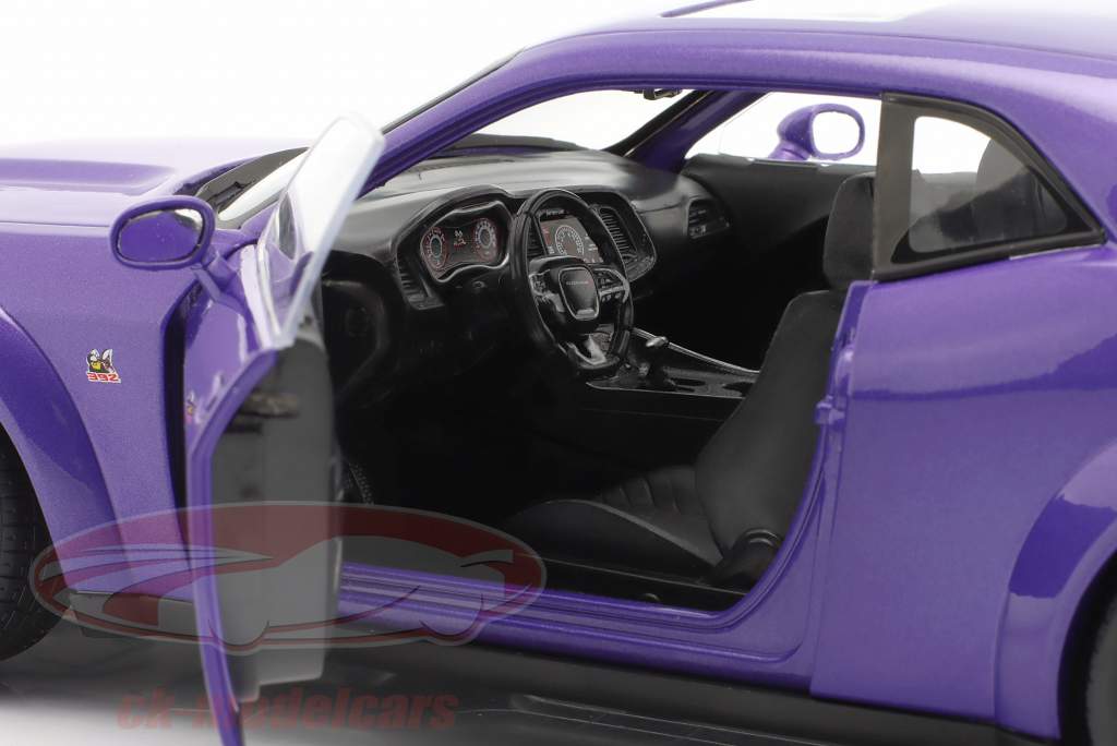 Dodge Challenger R/T Scat Pack Widebody 2020 lila metallic 1:18 Solido