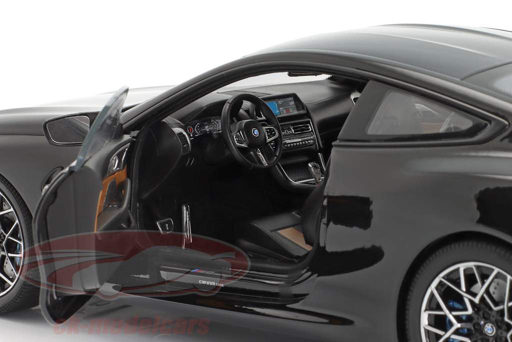BMW 8 Series M8 Coupe (F92) Año de construcción 2020 negro metálico 1:18 Minichamps