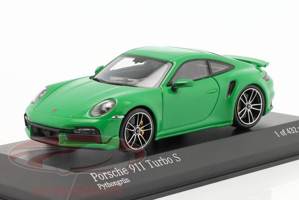 Porsche 911 (992) Turbo S Sport Design 2021 python green 1:43 Minichamps