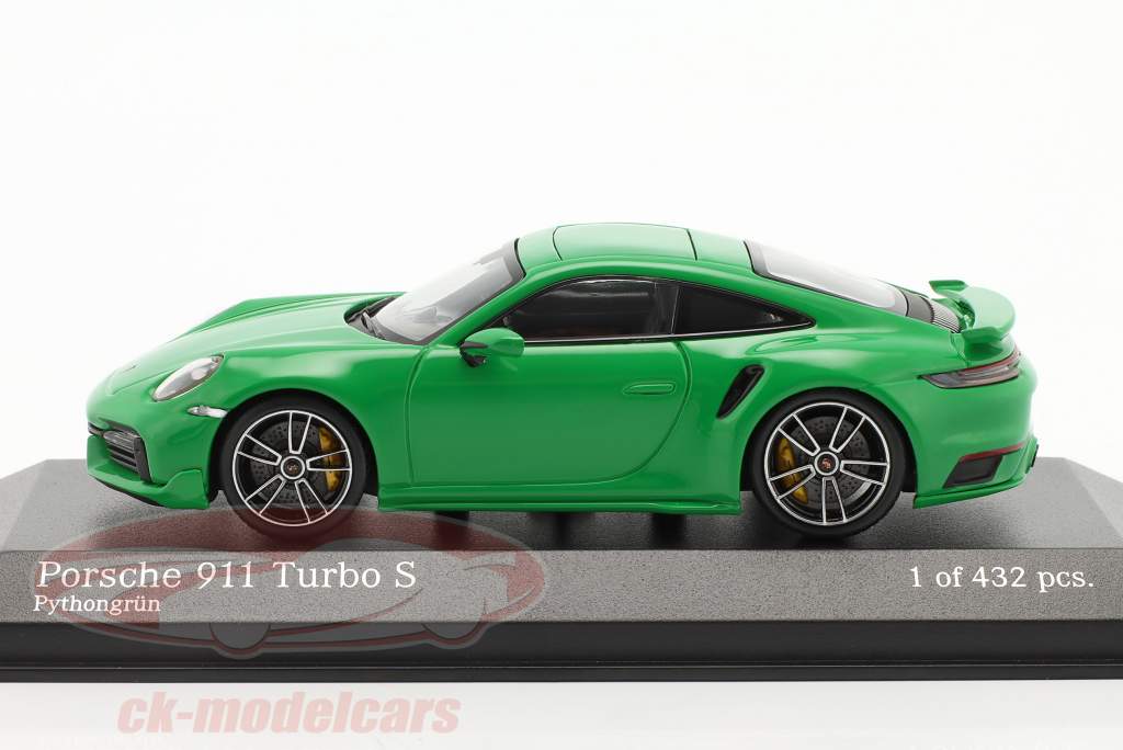Porsche 911 (992) Turbo S Sport Design 2021 python grøn 1:43 Minichamps