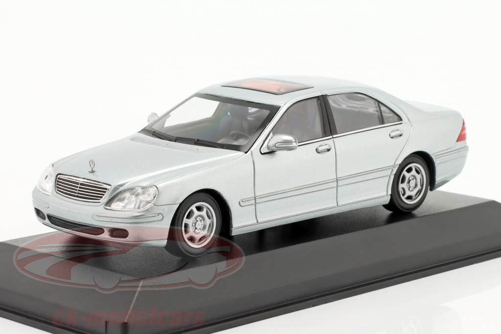 Mercedes-Benz S-Klasse (W220) Baujahr 1998 silber metallic 1:43 Minichamps