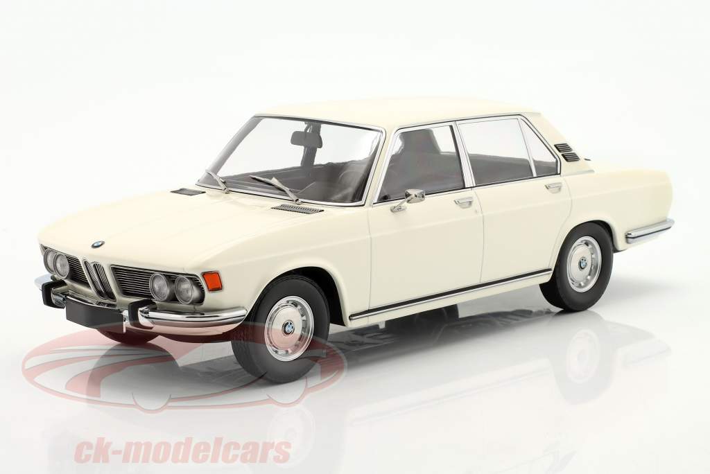BMW 2500 (E3) Baujahr 1968 weiß 1:18 Minichamps