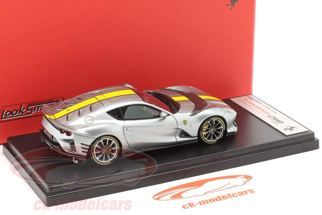 Ferrari 812 Competizione 建設年 2021 グレー / 黄色 1:43 LookSmart