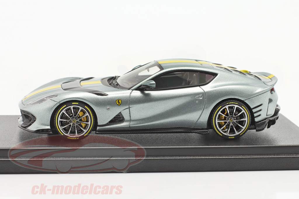 Ferrari 812 Competizione 建设年份 2021 灰色的 / 黄色 1:43 LookSmart