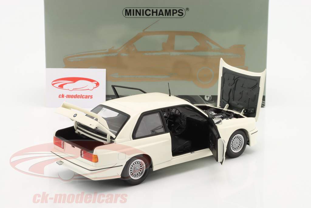BMW M3 (E30) Byggeår 1987 hvid 1:18 Minichamps