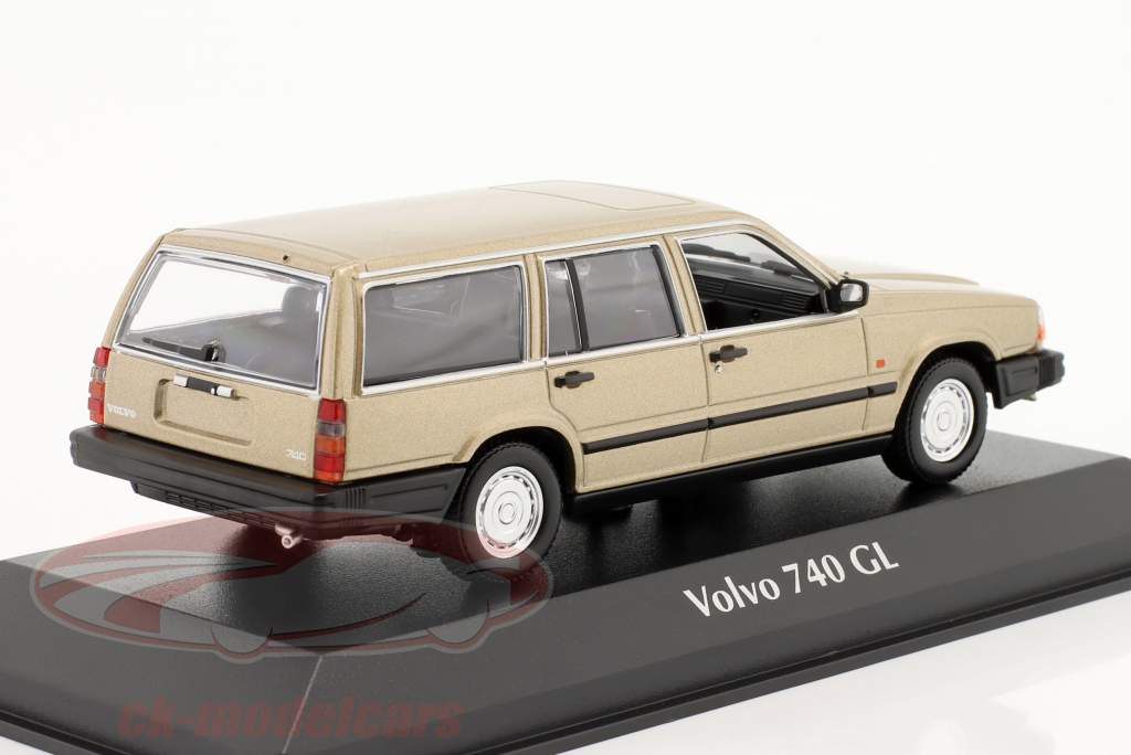 Volvo 740 GL Break Baujahr 1986 gold 1:43 Minichamps
