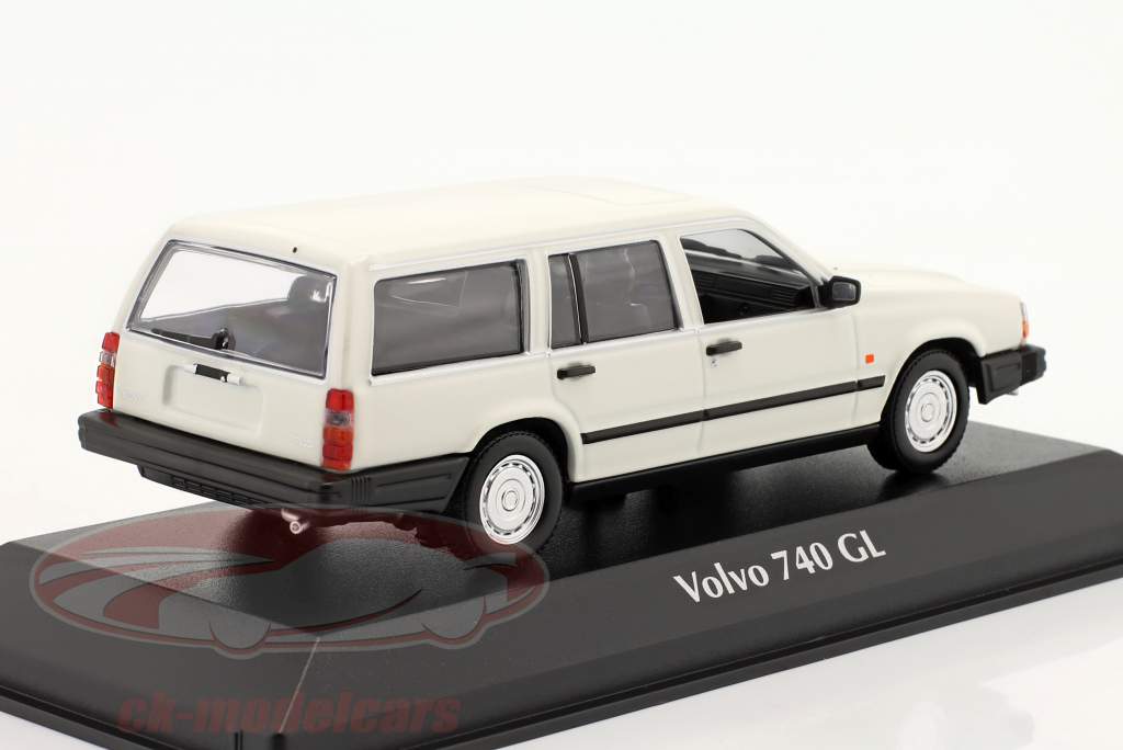 Volvo 740 GL Break Año de construcción 1986 Blanco 1:43 Minichamps