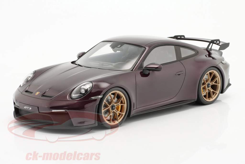 Porsche 911 (992) GT3 year 2022 amethyst metallic 1:18 Spark