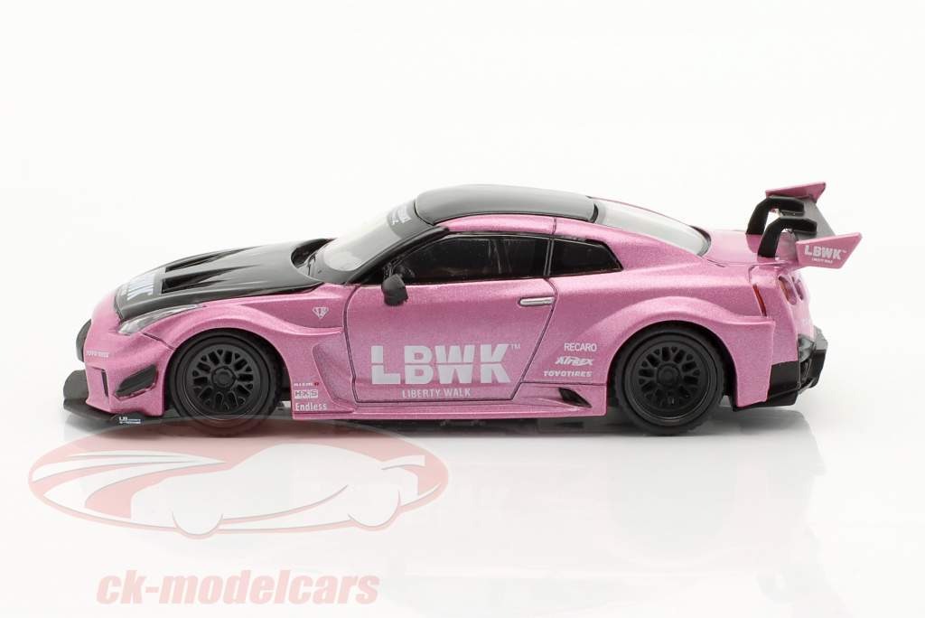 Nissan GT-RR (R35) LBWK pink 1:64 TrueScale